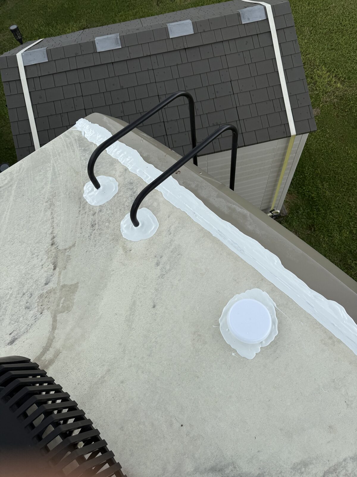RV roof edge and front cap with new sealant bead
